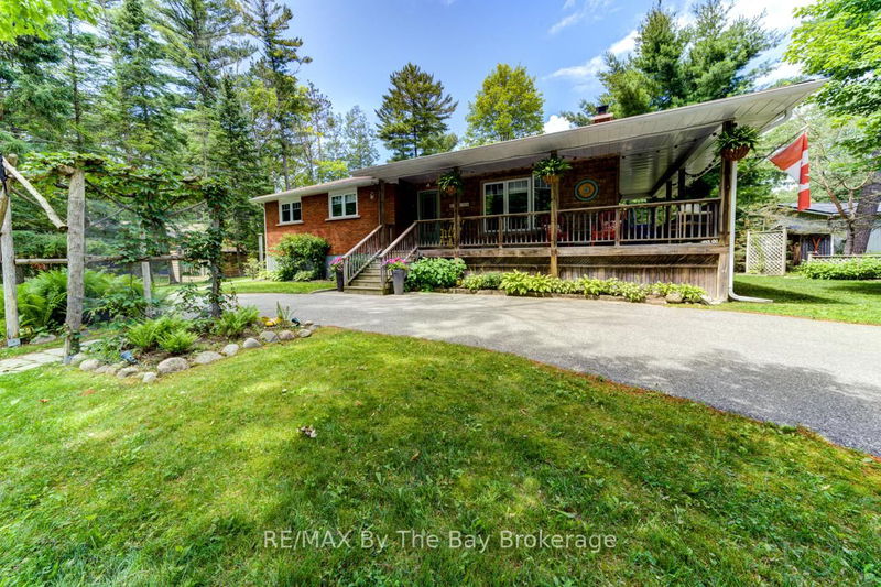 10 Victoria Ave, Tiny - Rural Tiny image-0-0