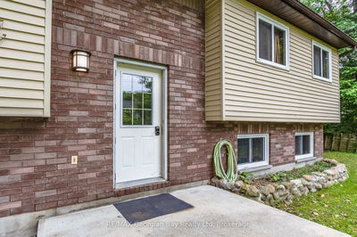 41 Tucson Rd, Tiny - Rural Tiny image-0-2