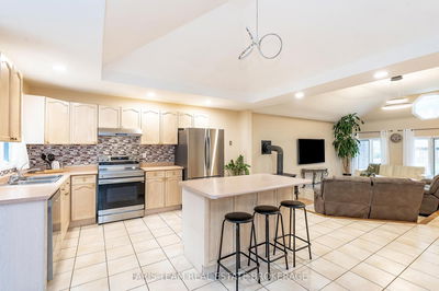 64 Nadia Cres, Tiny - Rural Tiny image-0-2