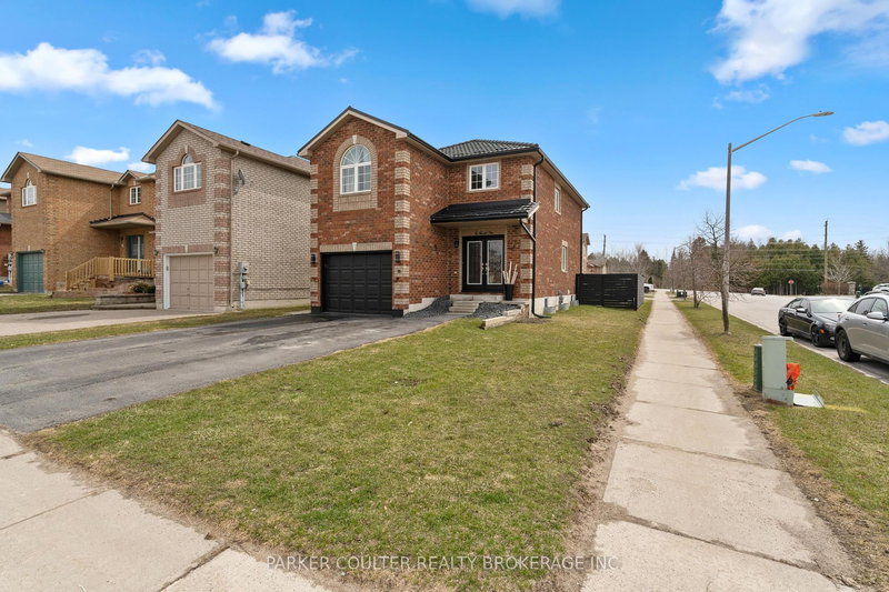 1 Glenhill Dr, Barrie, L4N 5X4 | Image 2