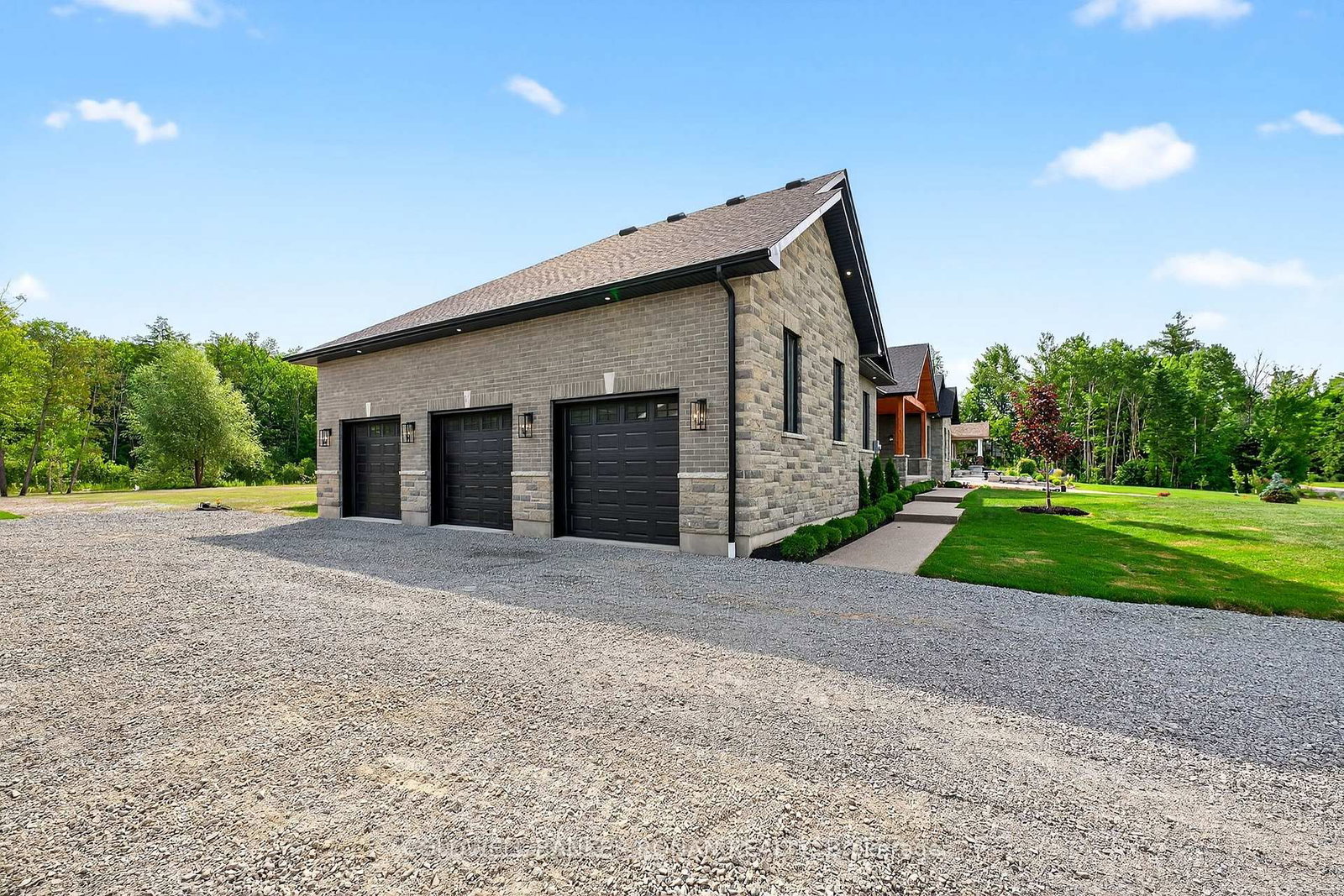 Listing Image 44