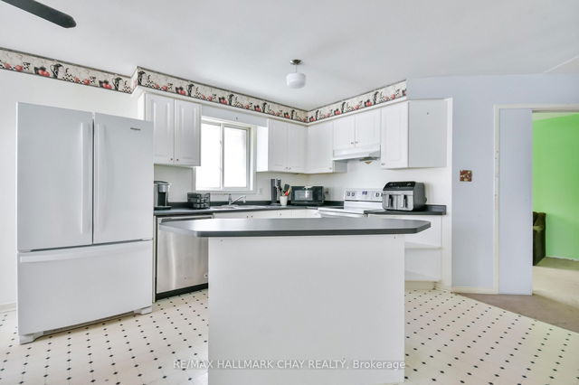 37 Loon Avenue
