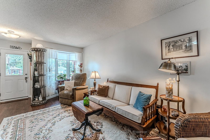 132 Benson Dr, Barrie, L4N 7Y3 | Image 2