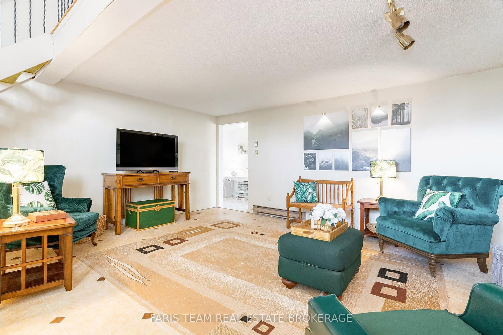 Listing Image 17