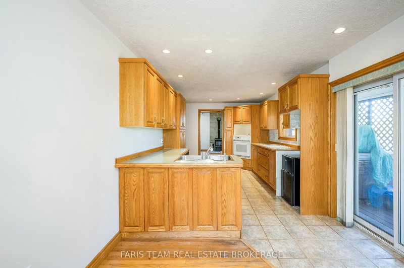326 Lafontaine Rd W, Tiny, L9M 0H1 | Image 3