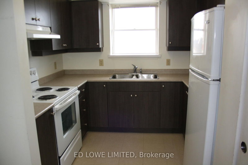 E-202 - 59 ARCH BROWN Crt, Barrie, L4M 0C6 | Image 3