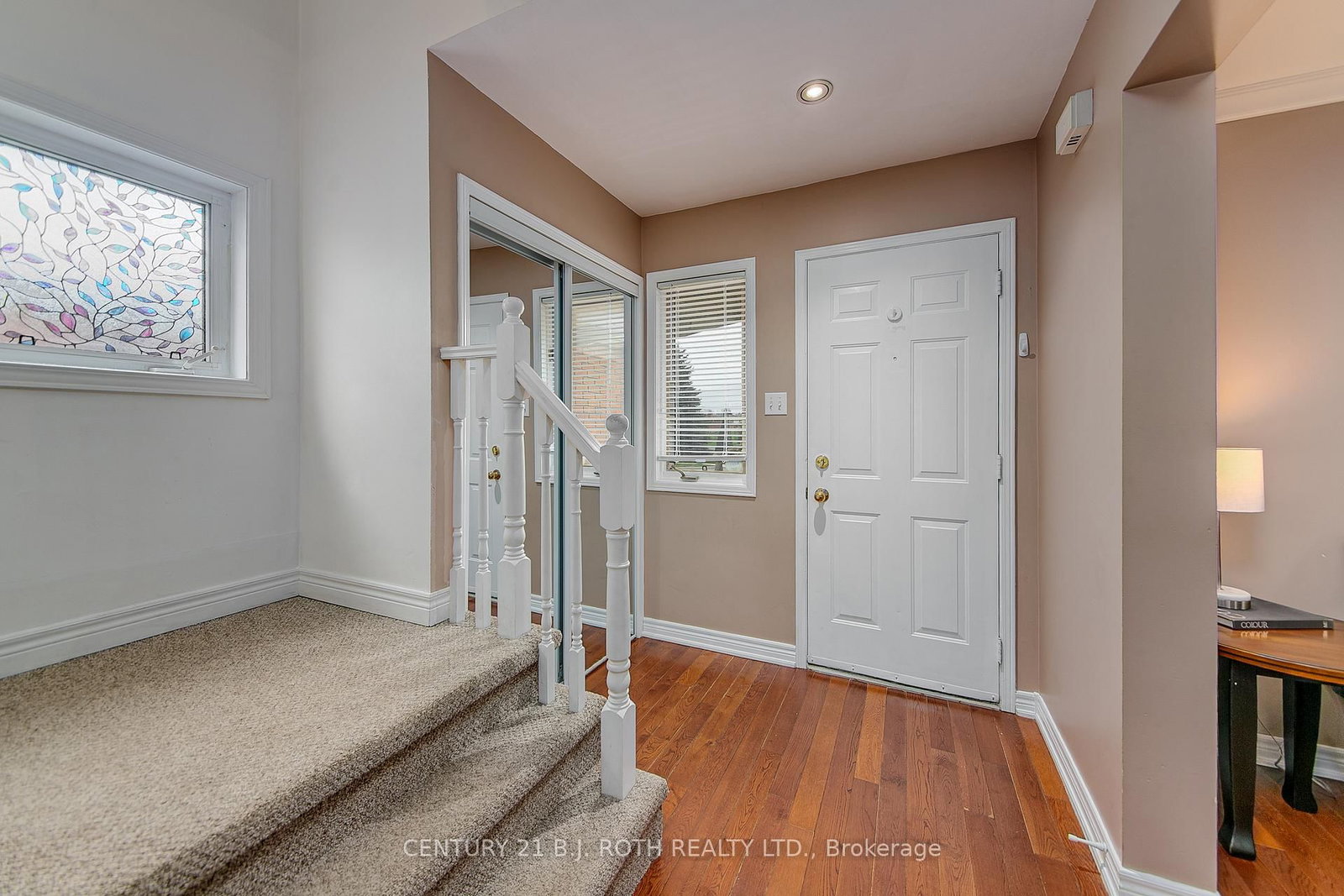 Listing Image 7