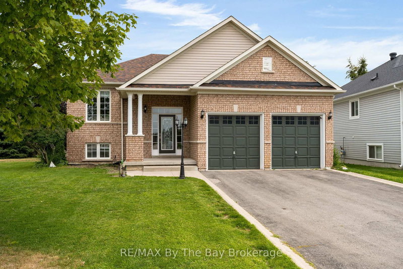 35 Northwood Dr, Wasaga Beach, L9Z 3B1 | Image 2