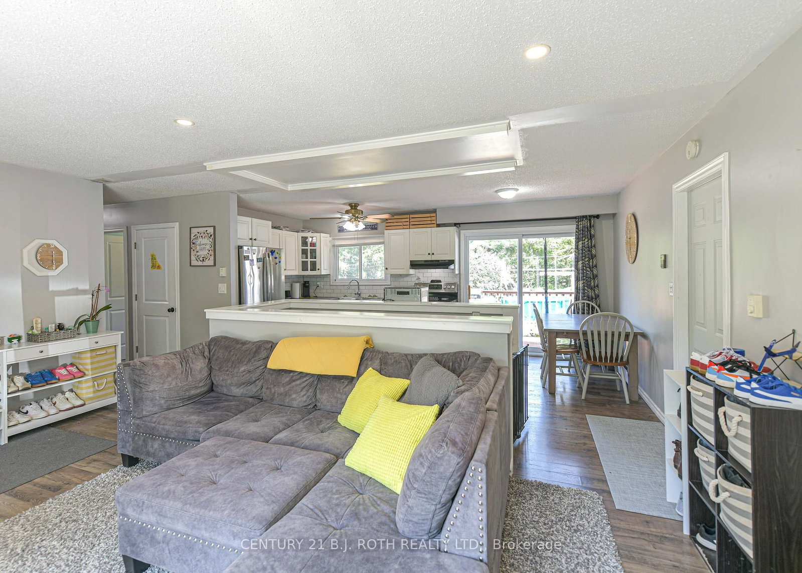 Listing Image 7