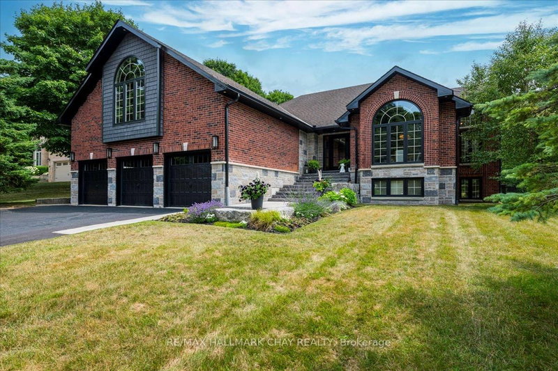 32 Forest Hill Dr, Springwater, L0L 1X0 | Image 2