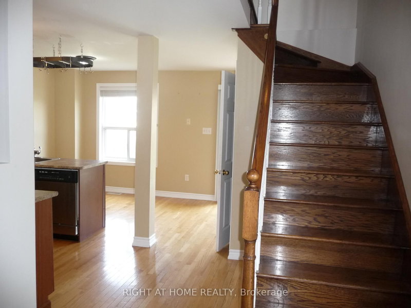 134 Dean Ave, Barrie, L4N 0V6 | Image 2