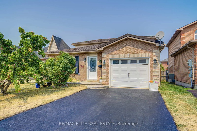 222 Country Lane, Barrie, L4N 0W1 | Image 2