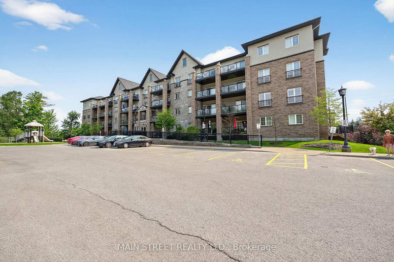 303 - 40 Ferndale Dr S, Barrie, L4N 2L3 | Image 2