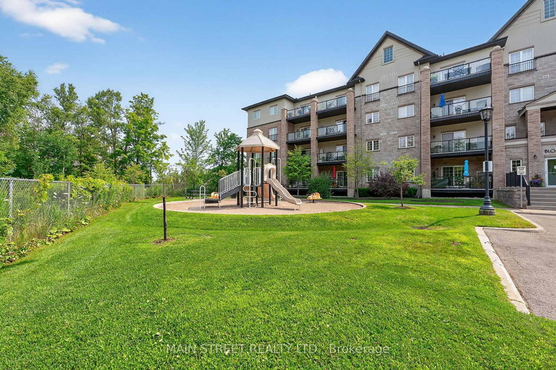 303 - 40 Ferndale Dr S, Barrie, L4N 2L3 | Image 3