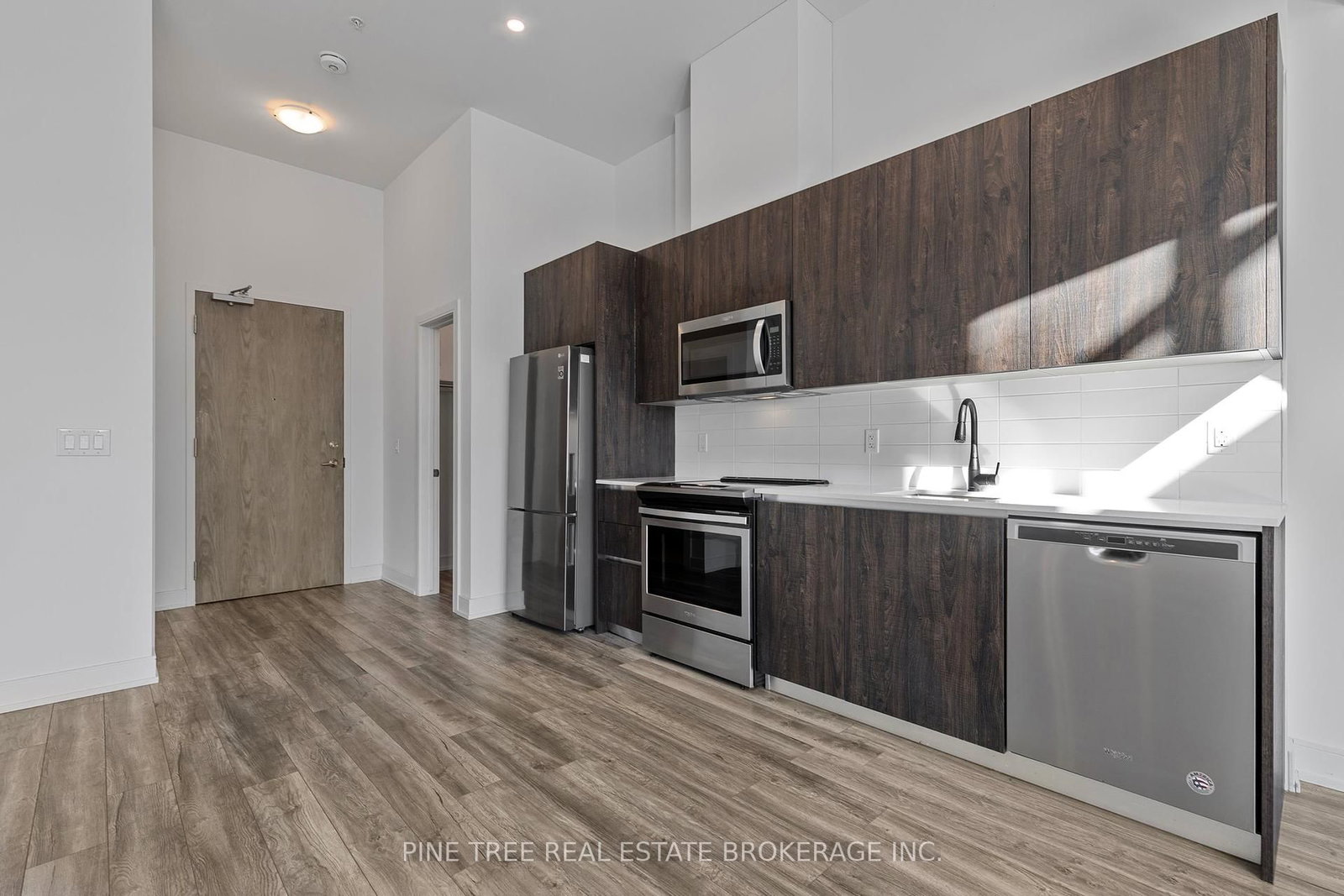 21 Matchedash Street S, Unit 105 - Photo 13