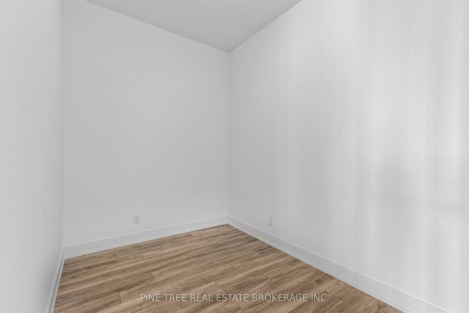 21 Matchedash Street S, Unit 105 - Photo 26