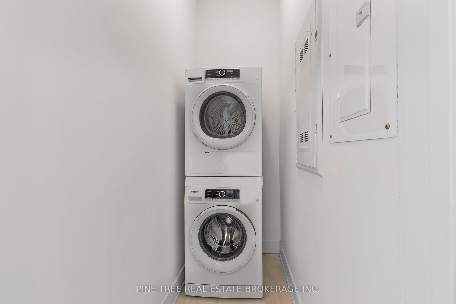 21 Matchedash Street S, Unit 105 - Photo 28