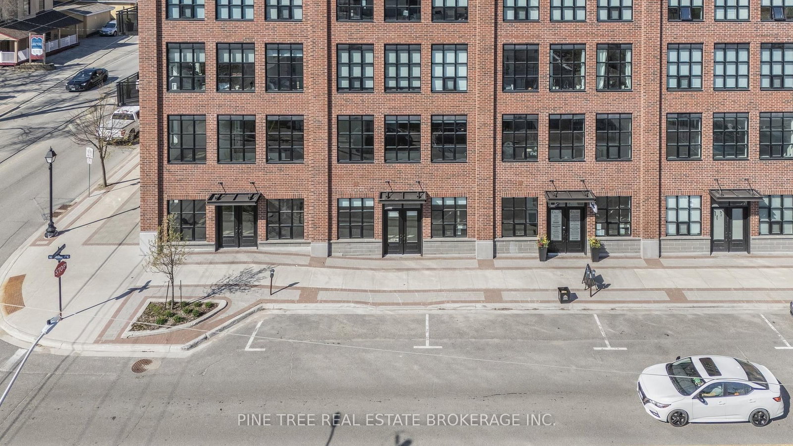 21 Matchedash Street S, Unit 105 - Photo 40