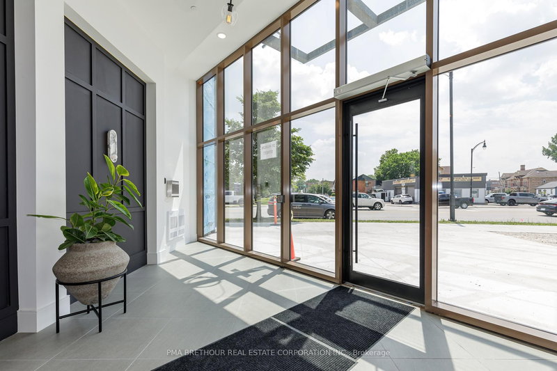 504 - 31 Huron St, Collingwood, L9Y 5T7 | Image 2