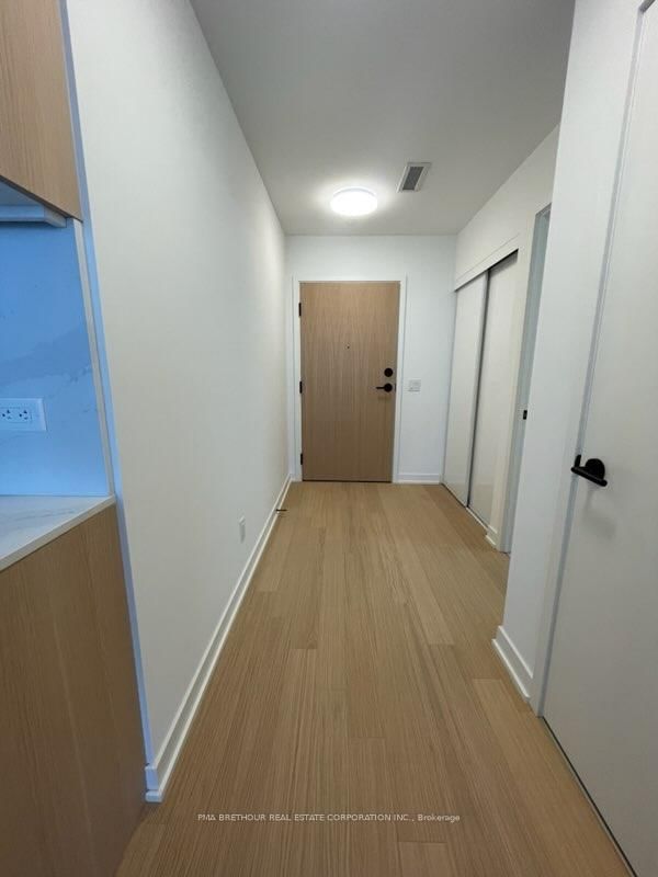 504 - 31 Huron St, Collingwood, L9Y 5T7 | Image 3