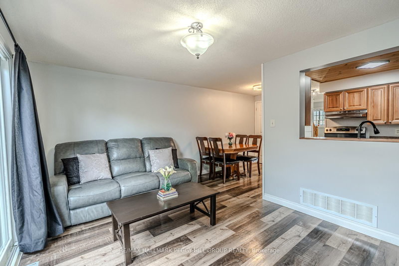 193 Nathan Cres, Barrie, L4N 0S4 | Image 3