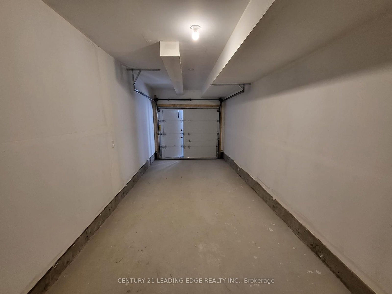 Listing Image 26