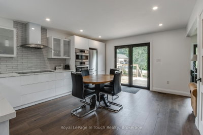 26 Glen Cedar Drive • Tiny, ON photo 4