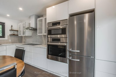 26 Glen Cedar Drive • Tiny, ON photo 5