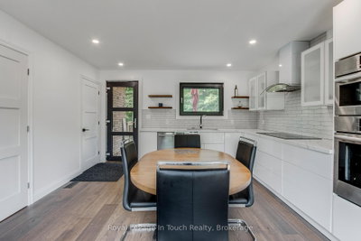 26 Glen Cedar Drive • Tiny, ON photo 9