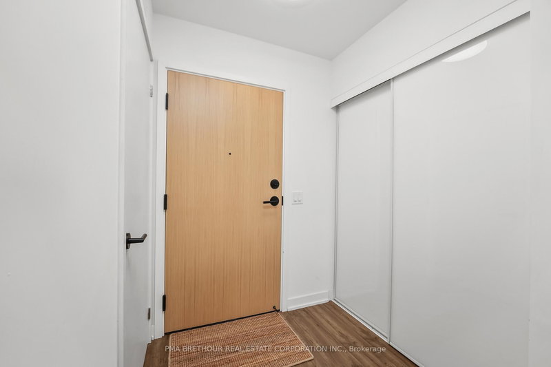 208 - 31 Huron St, Collingwood, L9Y 5T7 | Image 2