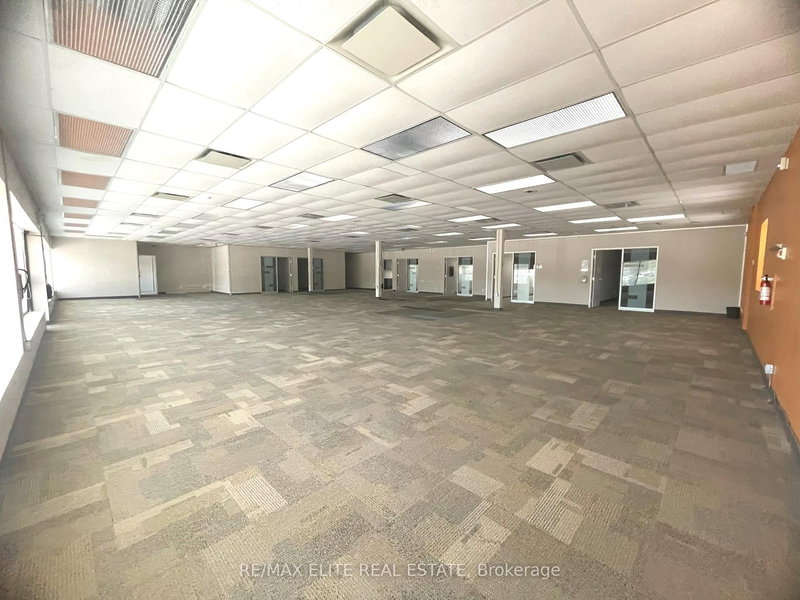 127-130 - 210 Memorial Ave, Orillia, L3V 7V1 | Image 2