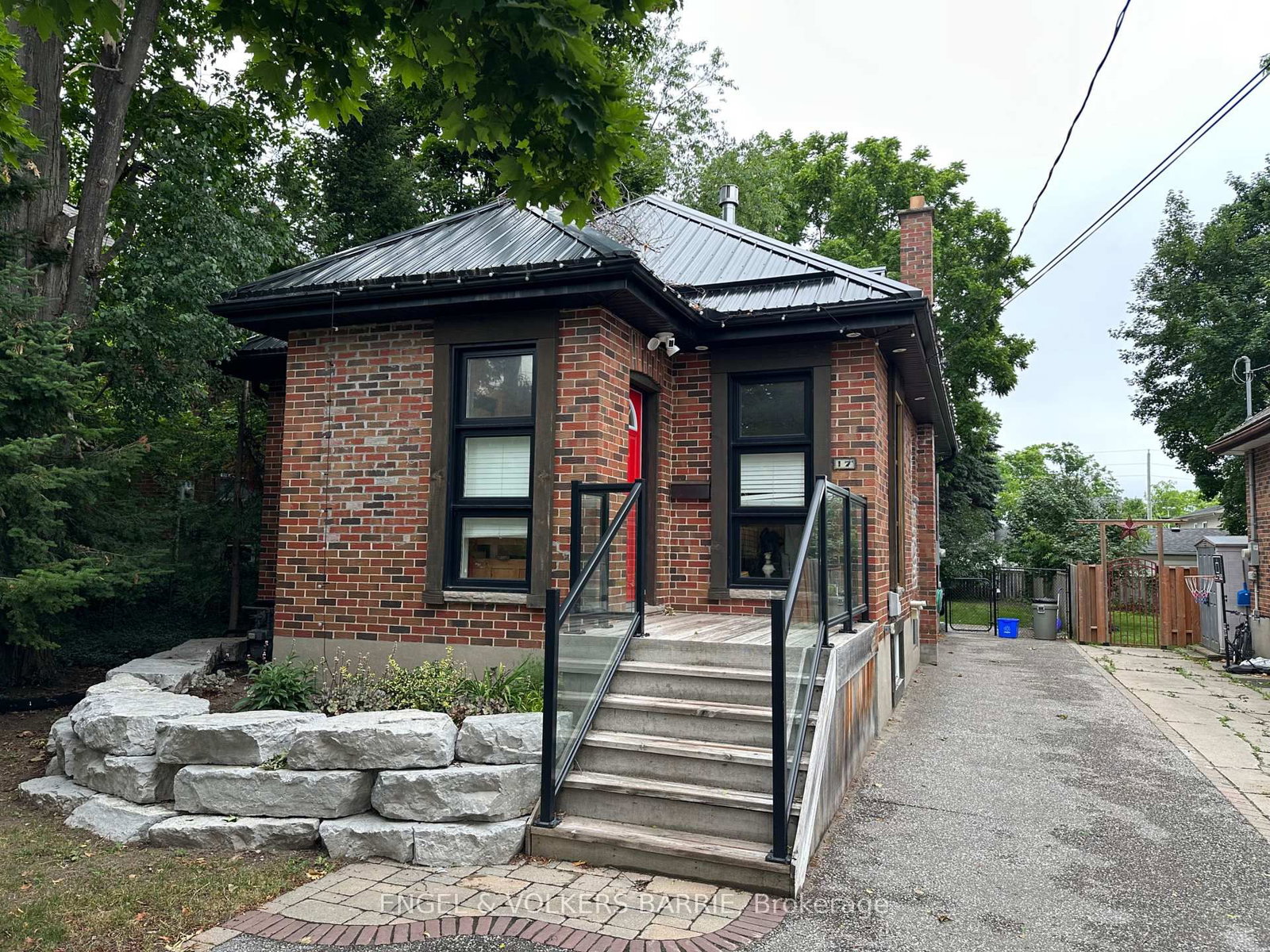 Listing Image 7