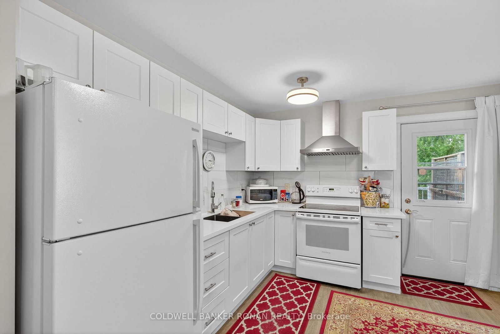Listing Image 7