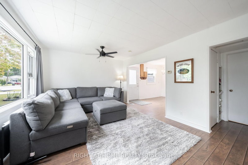 3392 Coronation Ave, Severn, L0K 1G0 | Image 2