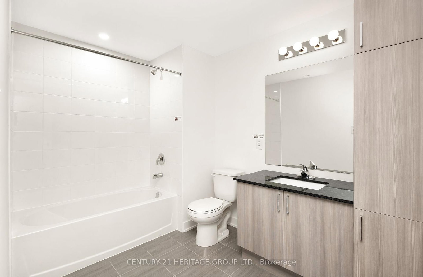 Condo sold at 402-1 Chef Lane, Barrie, Ontario, L9J 0T1 - Innis-Shore - MLS: S12368564