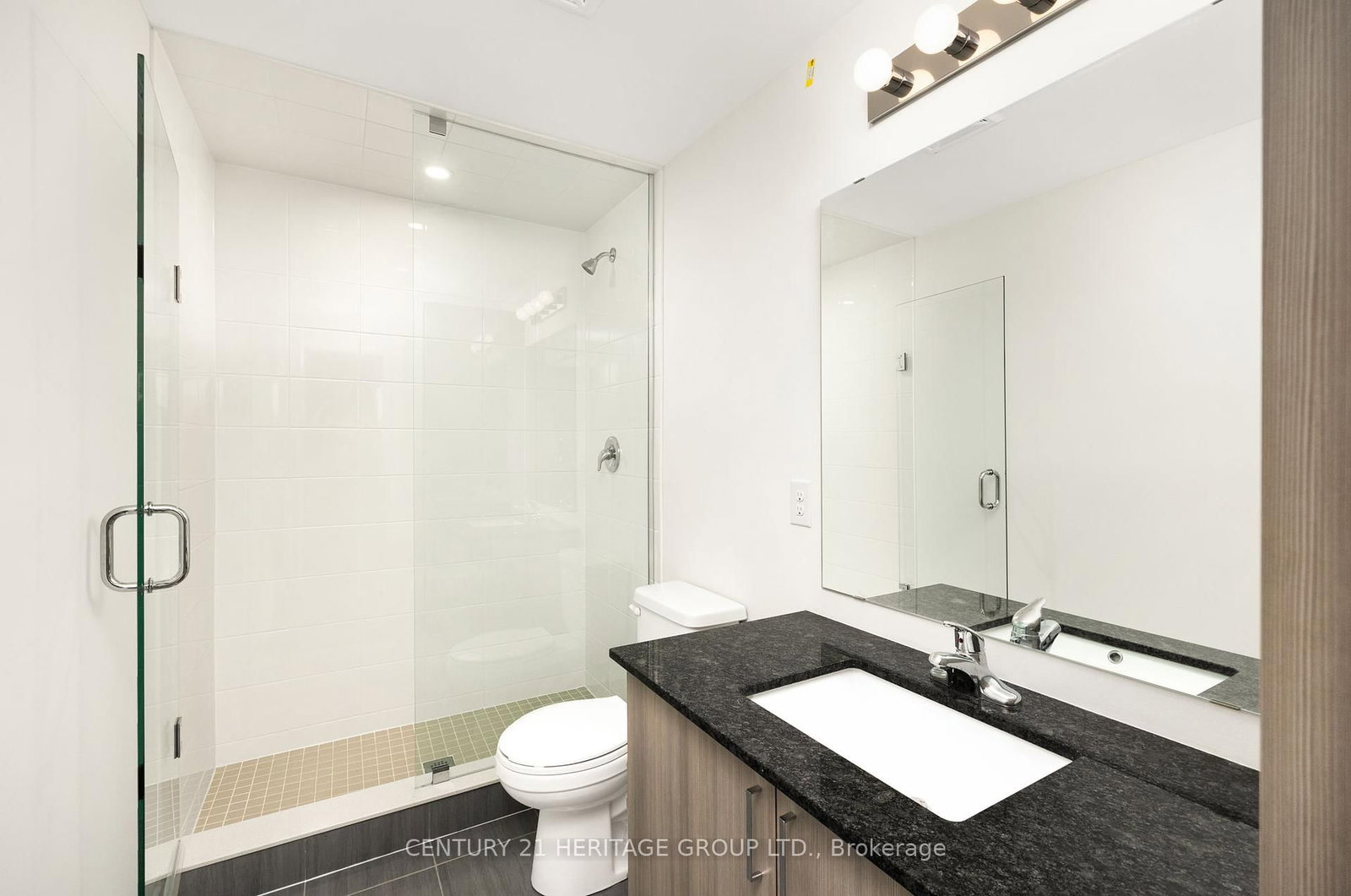 Condo sold at 402-1 Chef Lane, Barrie, Ontario, L9J 0T1 - Innis-Shore - MLS: S12368564