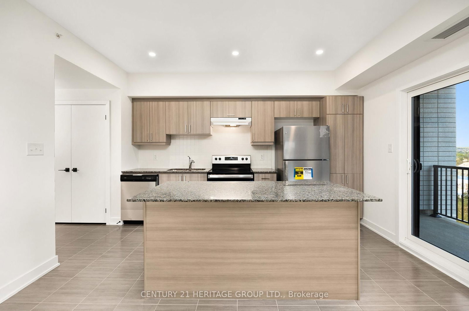 Condo sold at 402-1 Chef Lane, Barrie, Ontario, L9J 0T1 - Innis-Shore - MLS: S12368564