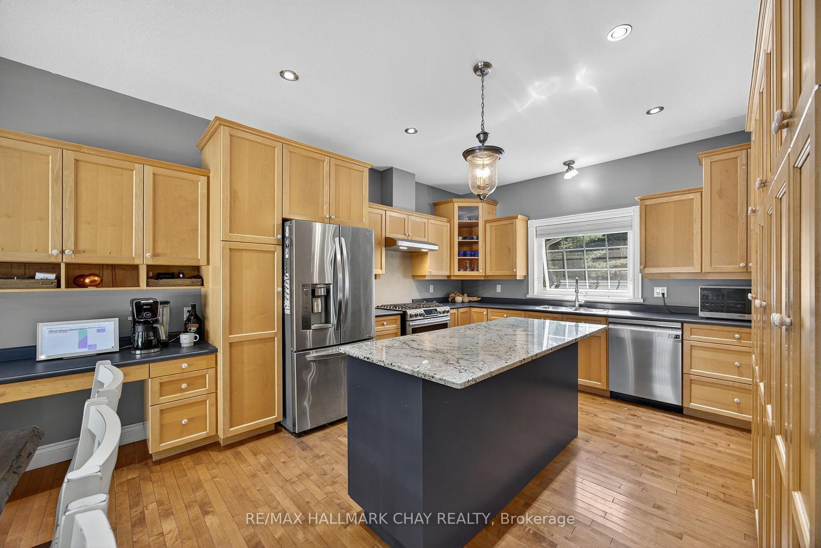 Listing Image 10