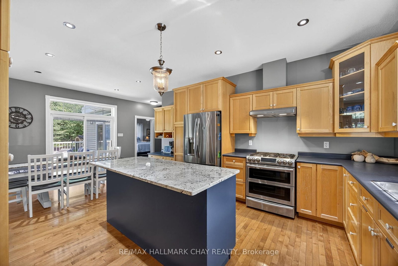 Listing Image 11