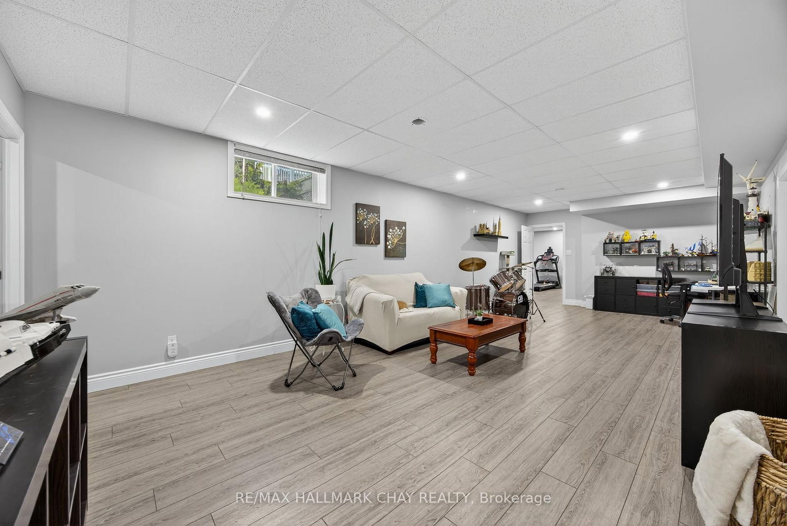 Listing Image 33