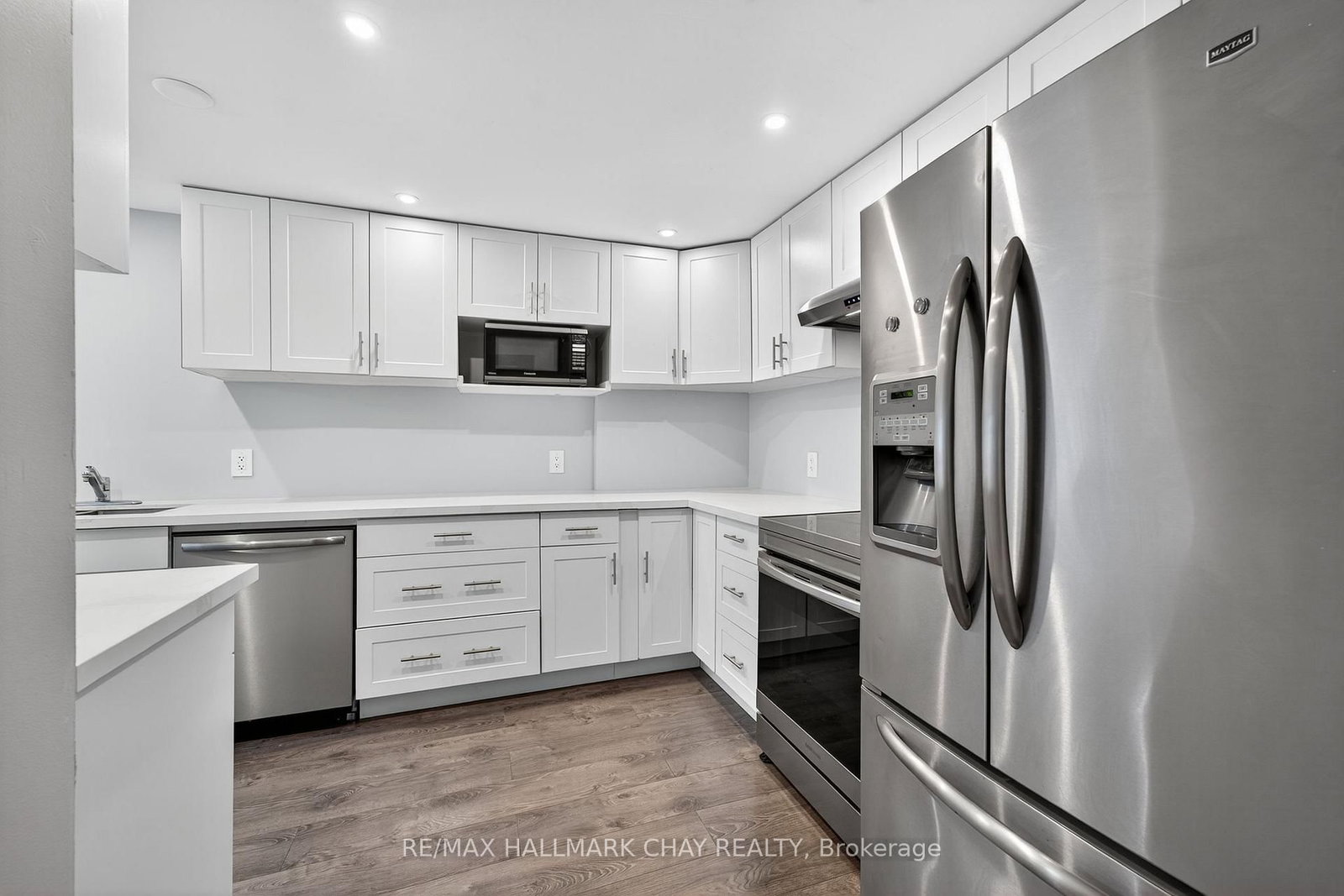 Semi-Detached House sold at 36 Mowat Crescent, Barrie, Ontario, L4N 5B3 - Letitia Heights - MLS: S12372591