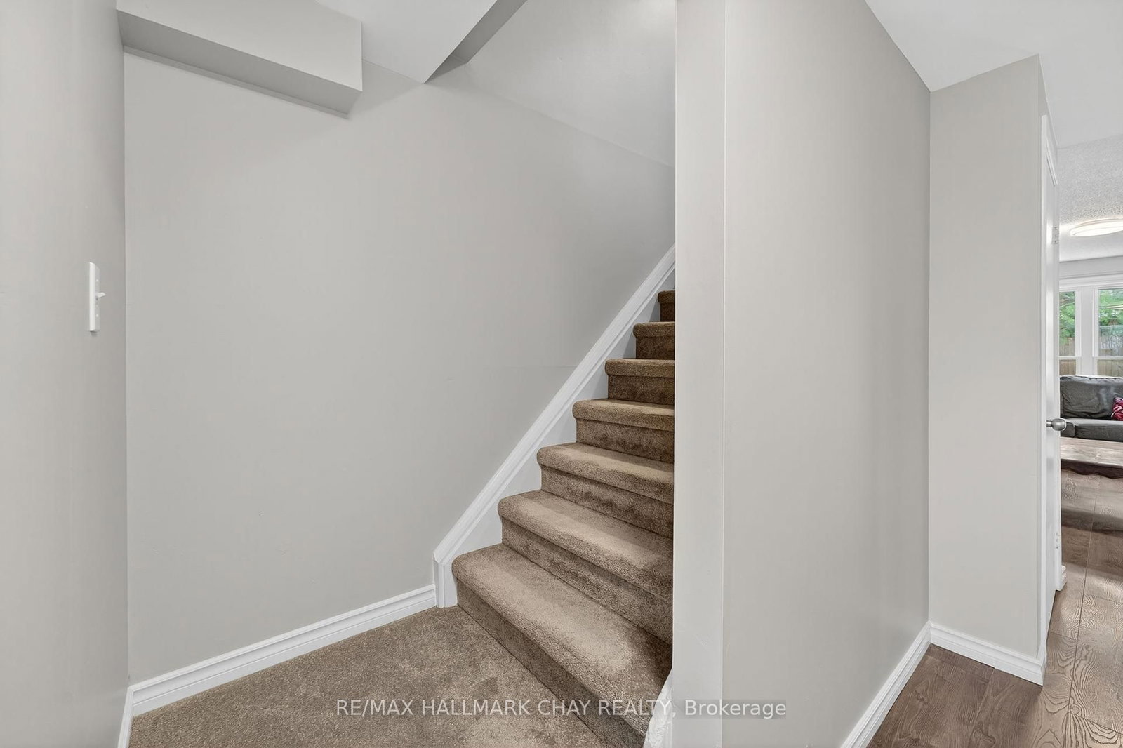 Semi-Detached House sold at 36 Mowat Crescent, Barrie, Ontario, L4N 5B3 - Letitia Heights - MLS: S12372591