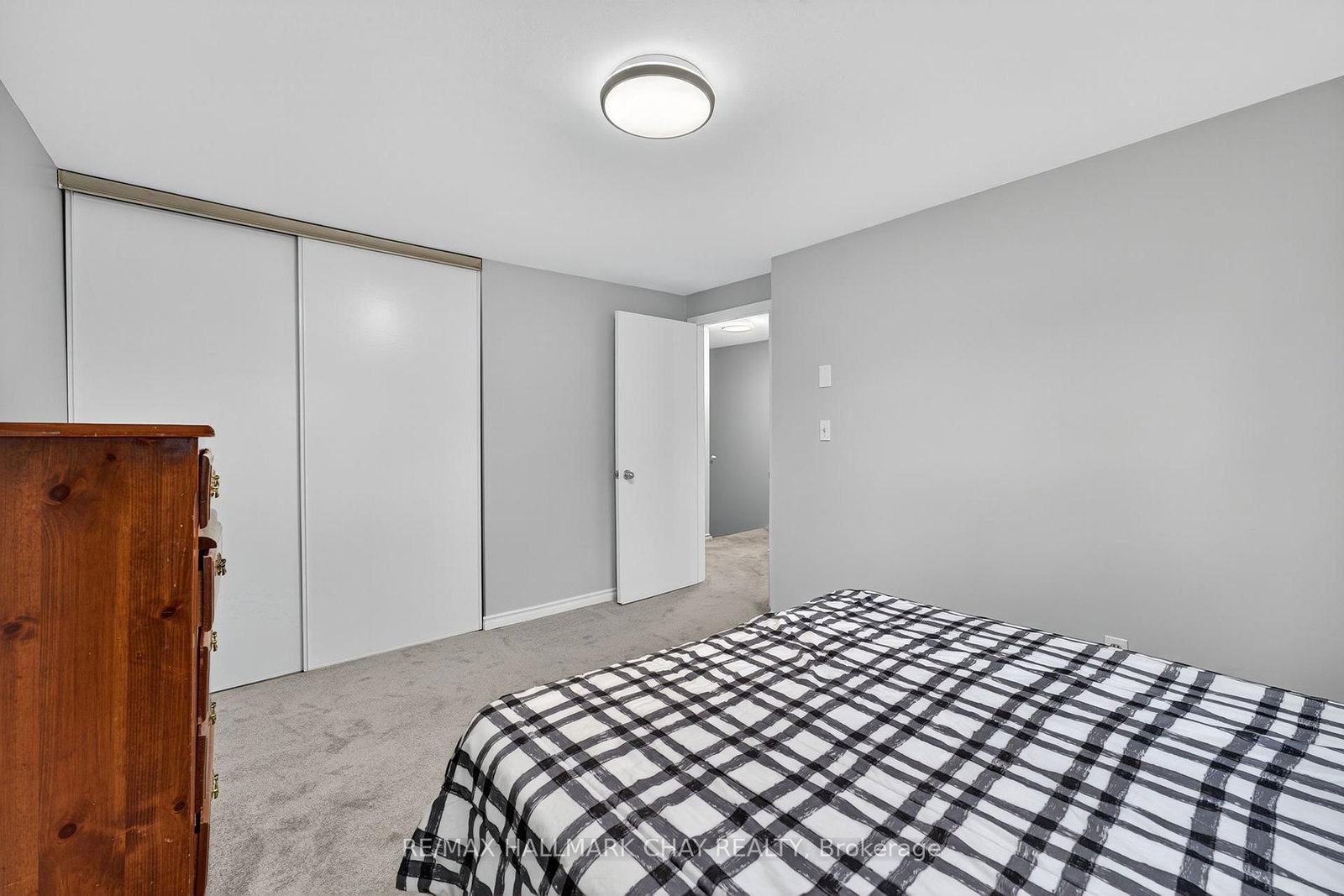 Semi-Detached House sold at 36 Mowat Crescent, Barrie, Ontario, L4N 5B3 - Letitia Heights - MLS: S12372591