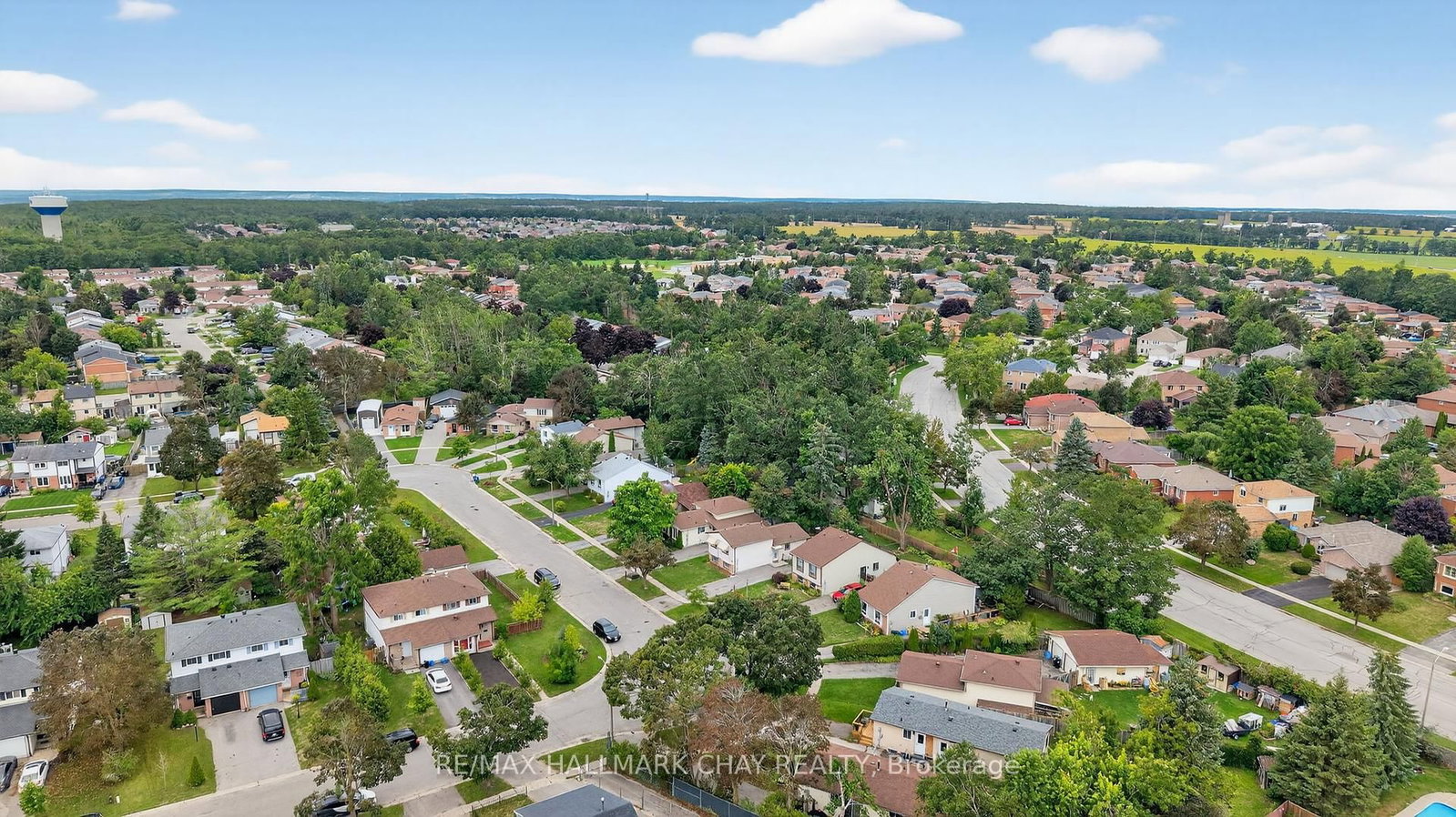 Semi-Detached House sold at 36 Mowat Crescent, Barrie, Ontario, L4N 5B3 - Letitia Heights - MLS: S12372591