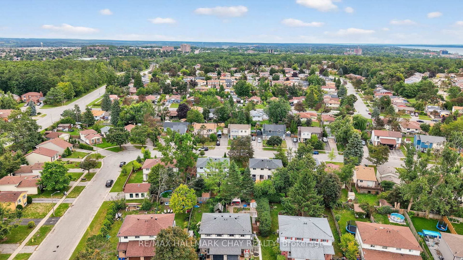 Semi-Detached House sold at 36 Mowat Crescent, Barrie, Ontario, L4N 5B3 - Letitia Heights - MLS: S12372591