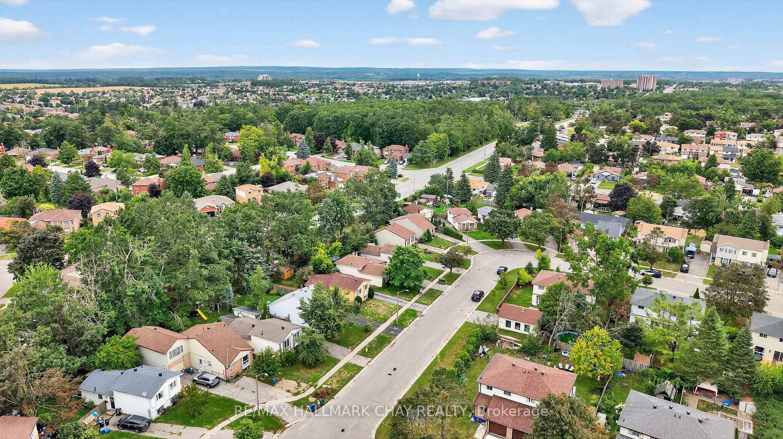 Semi-Detached House sold at 36 Mowat Crescent, Barrie, Ontario, L4N 5B3 - Letitia Heights - MLS: S12372591
