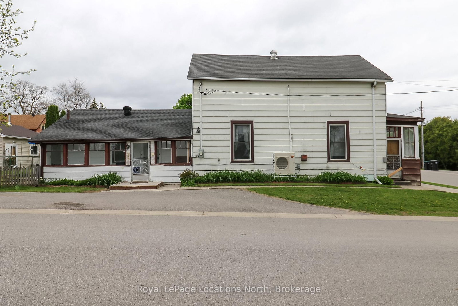 Listing Image 3