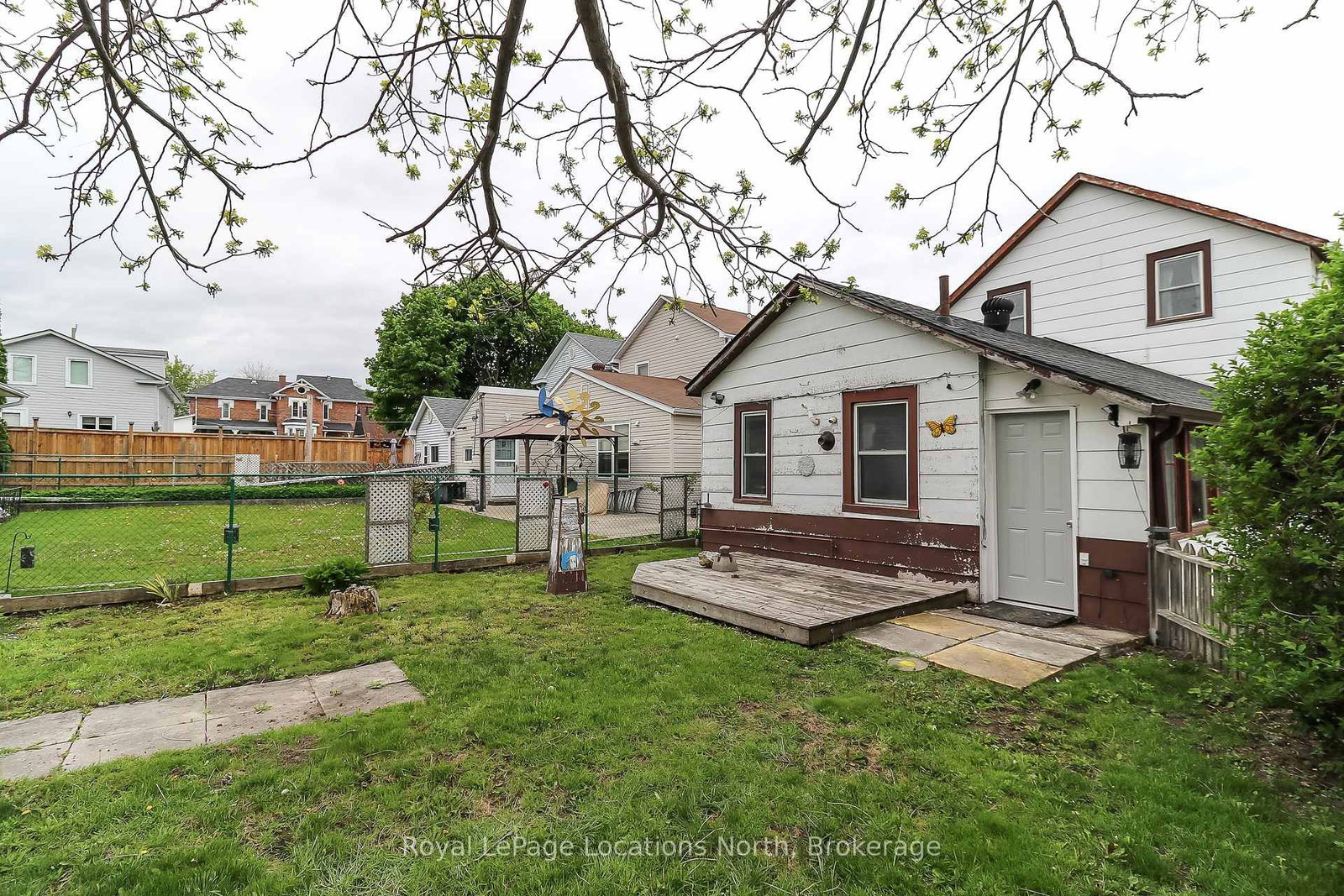 Listing Image 4