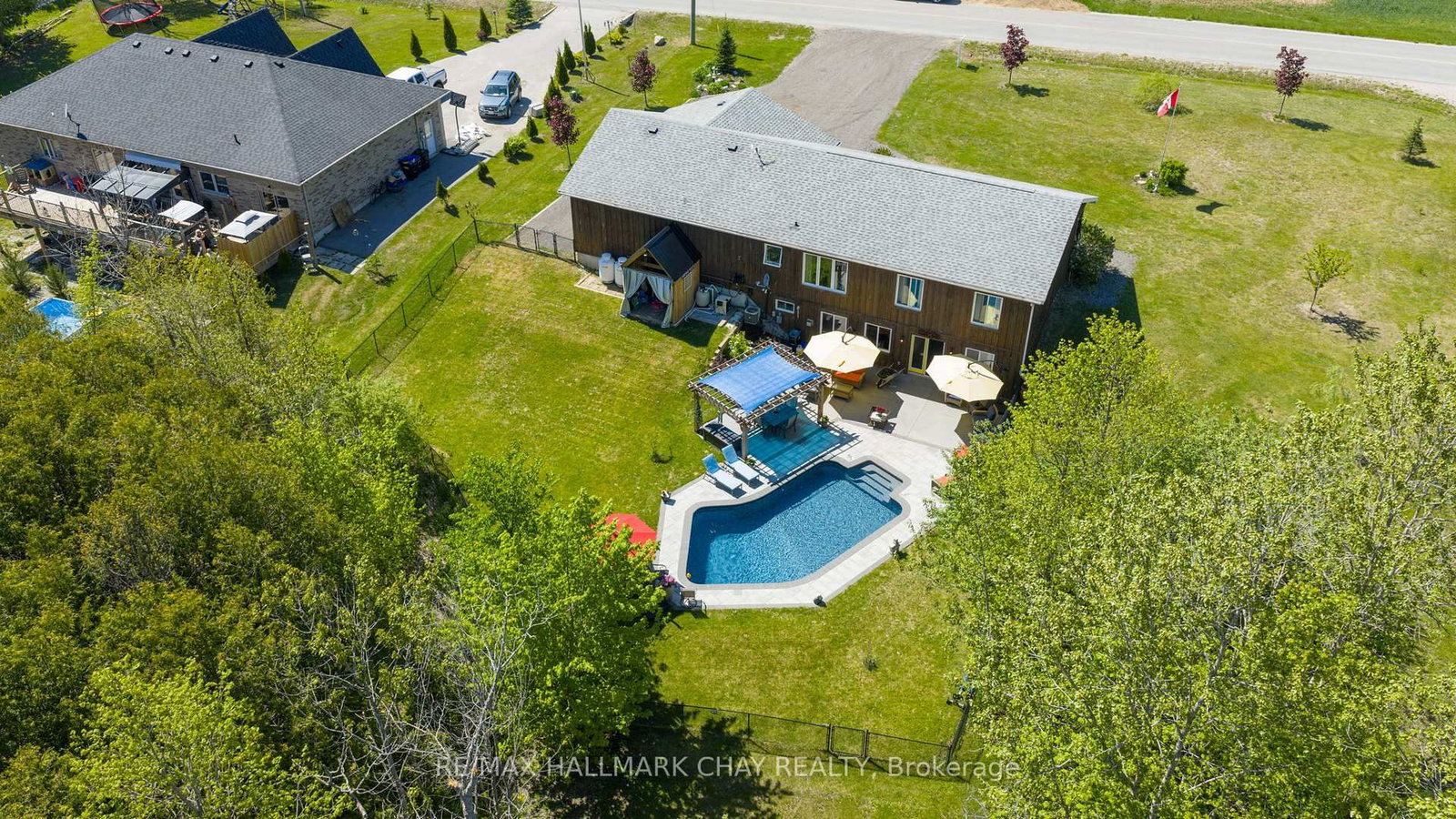 Listing Image 4
