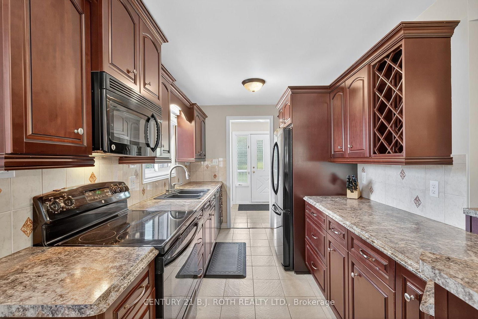 Semi-Detached House sold at 120 Kozlov Street, Barrie, Ontario, L4N 4P9 - Sunnidale - MLS: S12375077